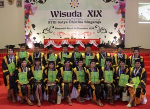 WISUDA KE XIX STIE SATYA DHARMA SINGARAJA, LEPAS 173 WISUDAWAN